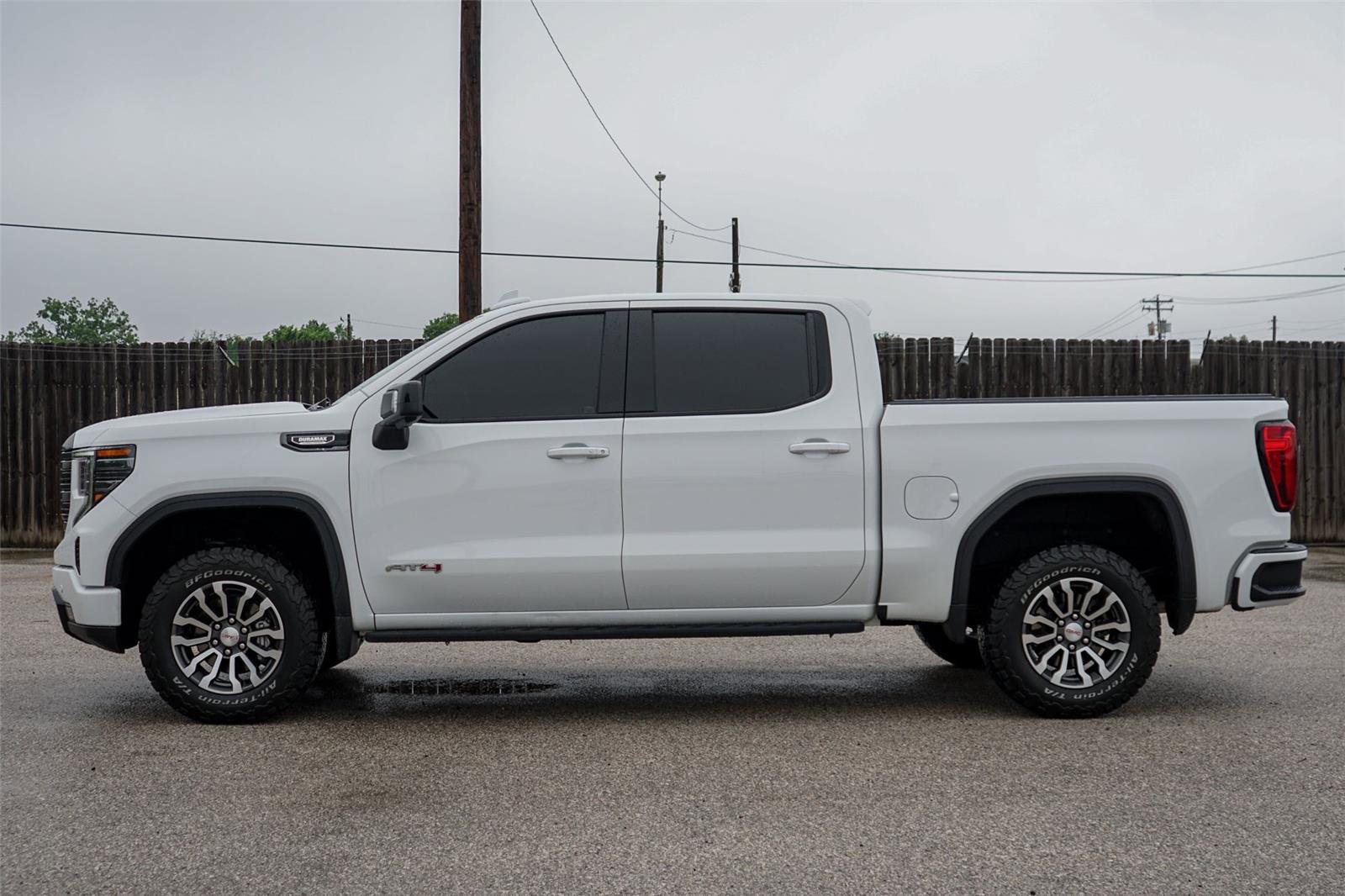 Used 2023 GMC Sierra 1500 AT4 w/ AT4 Premium Package image 7