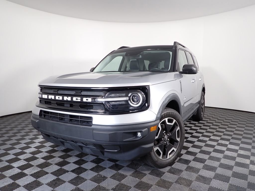 Used 2021 Ford Bronco Sport Outer Banks w/ Outer Banks Package (96D) image 2