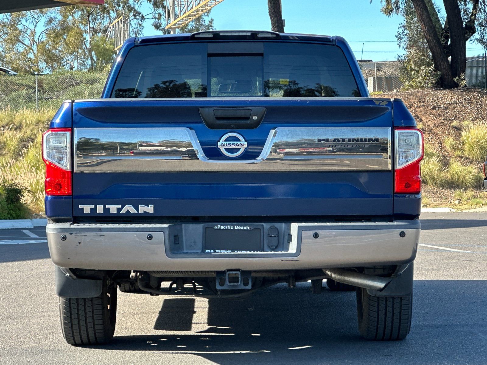 Used 2017 Nissan Titan Platinum Reserve image 4