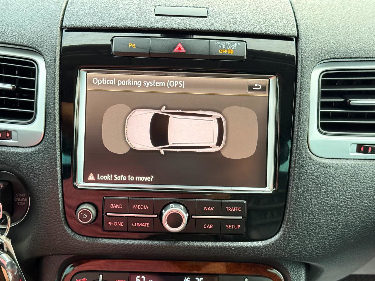 Used 2012 Volkswagen Touareg VR6 image 67