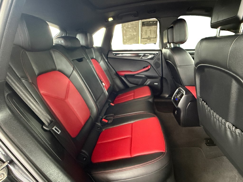 Used 2021 Porsche Macan S AWD/4WD image 18
