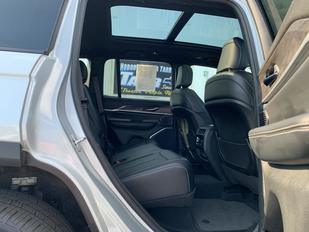 Used 2024 Jeep Grand Cherokee Limited 4xe image 27