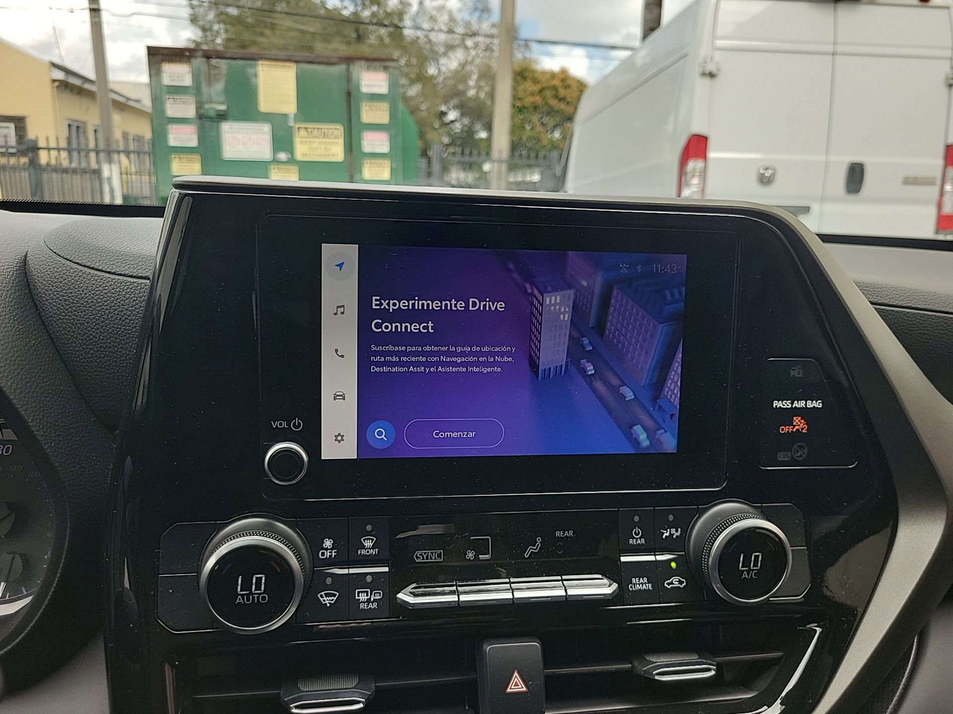 Used 2023 Toyota Highlander L image 31