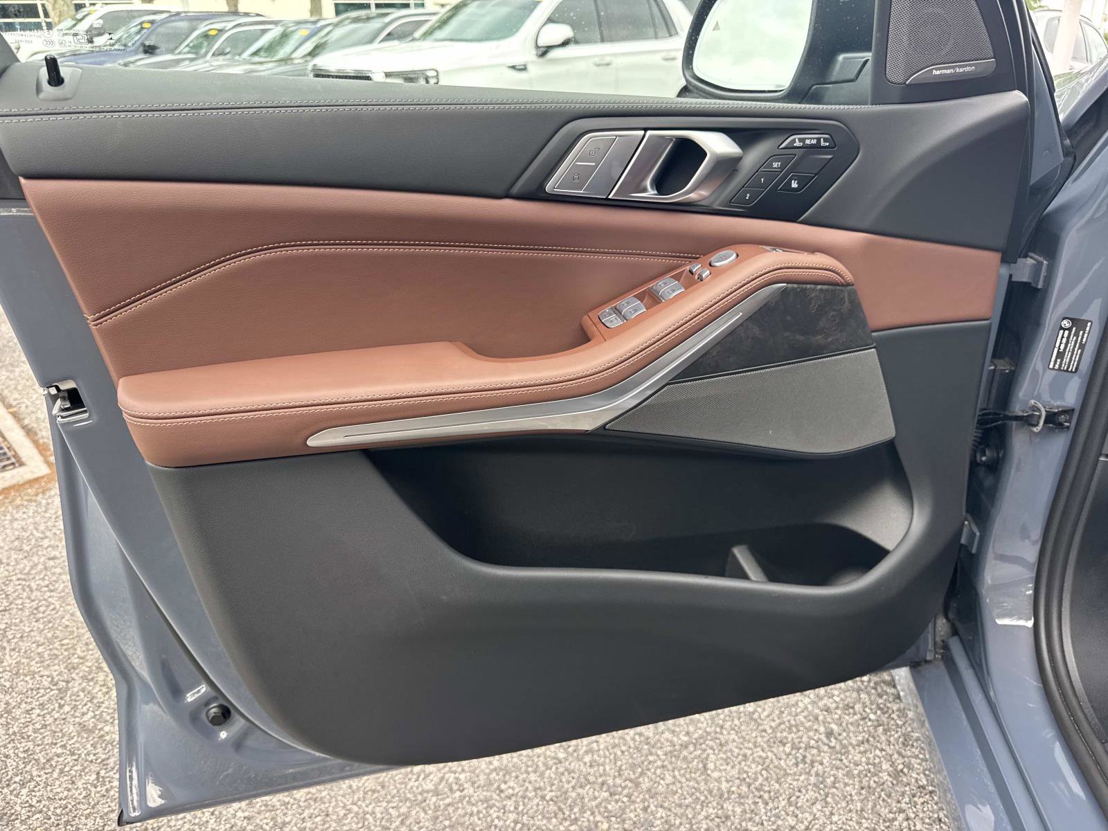 Used 2026 BMW X7 xDrive40i w/ Premium Package image 18