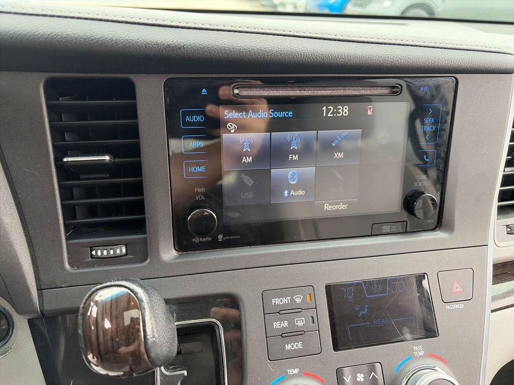 Used 2015 Toyota Sienna XLE w/ XLE Navigation Package FWD image 19
