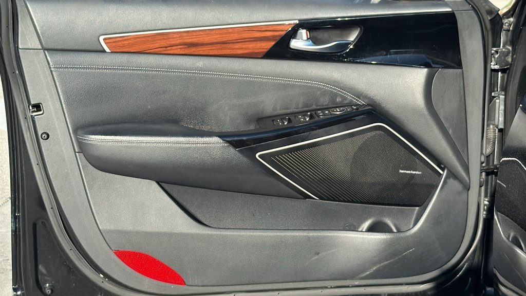 Used 2017 Kia Cadenza Premium w/ Luxury Package image 8