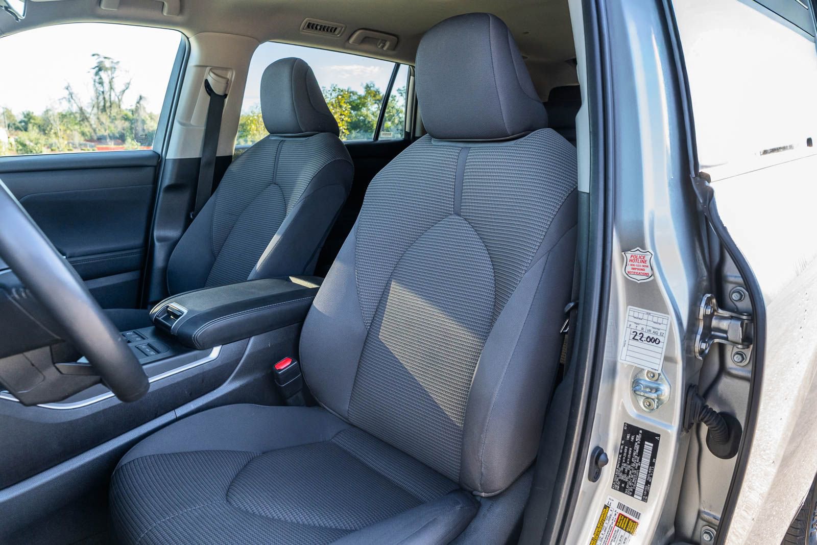 Used 2024 Toyota Highlander LE image 21