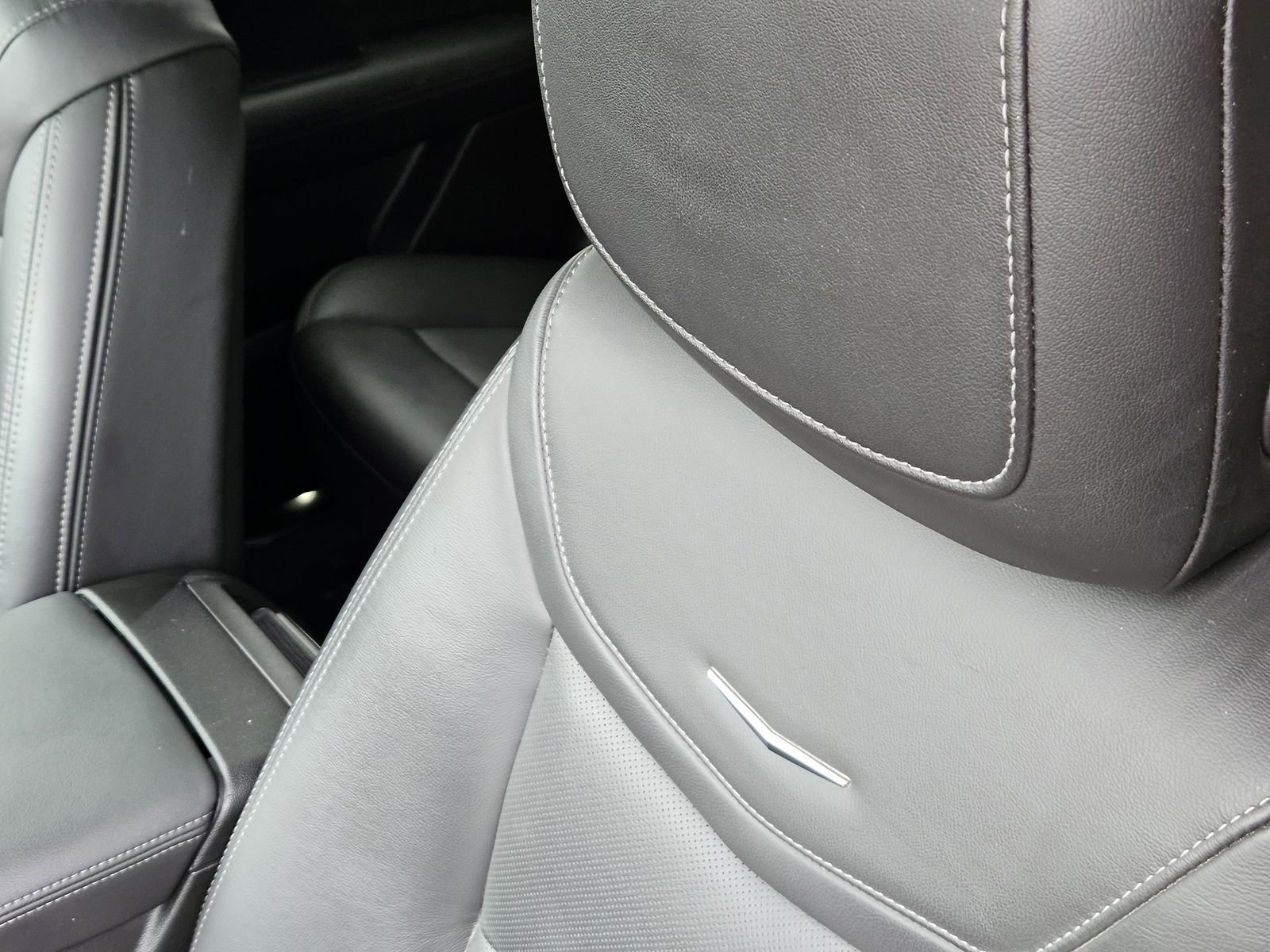 Used 2024 Cadillac XT5 Premium Luxury w/ Technology Package image 35