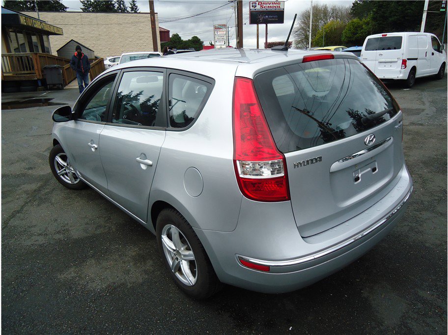 Used 2010 Hyundai Elantra GLS image 8