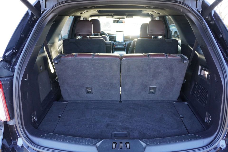 Certified 2022 Ford Explorer Platinum w/ Equipment Group 601A image 23