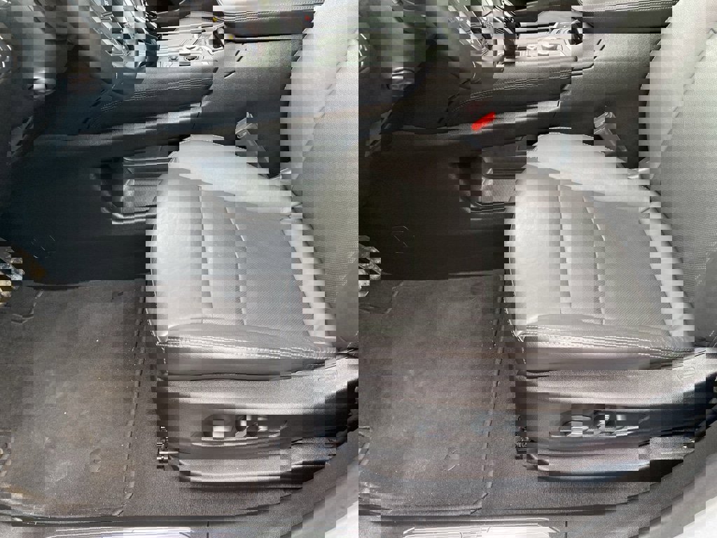 Used 2025 Cadillac XT5 Premium Luxury image 29