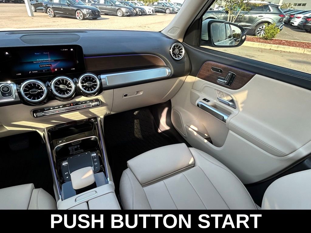 Used 2023 Mercedes-Benz GLB 250 4MATIC image 11