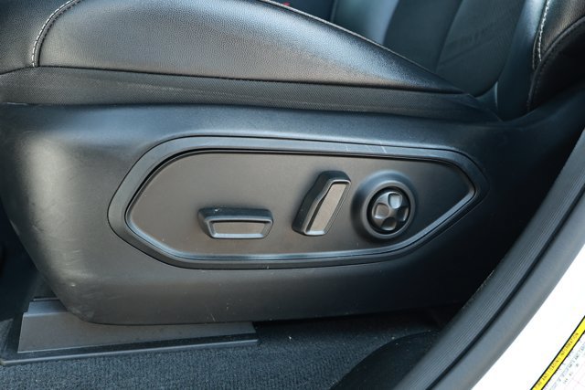 Used 2023 Jeep Grand Cherokee L Laredo RWD image 23