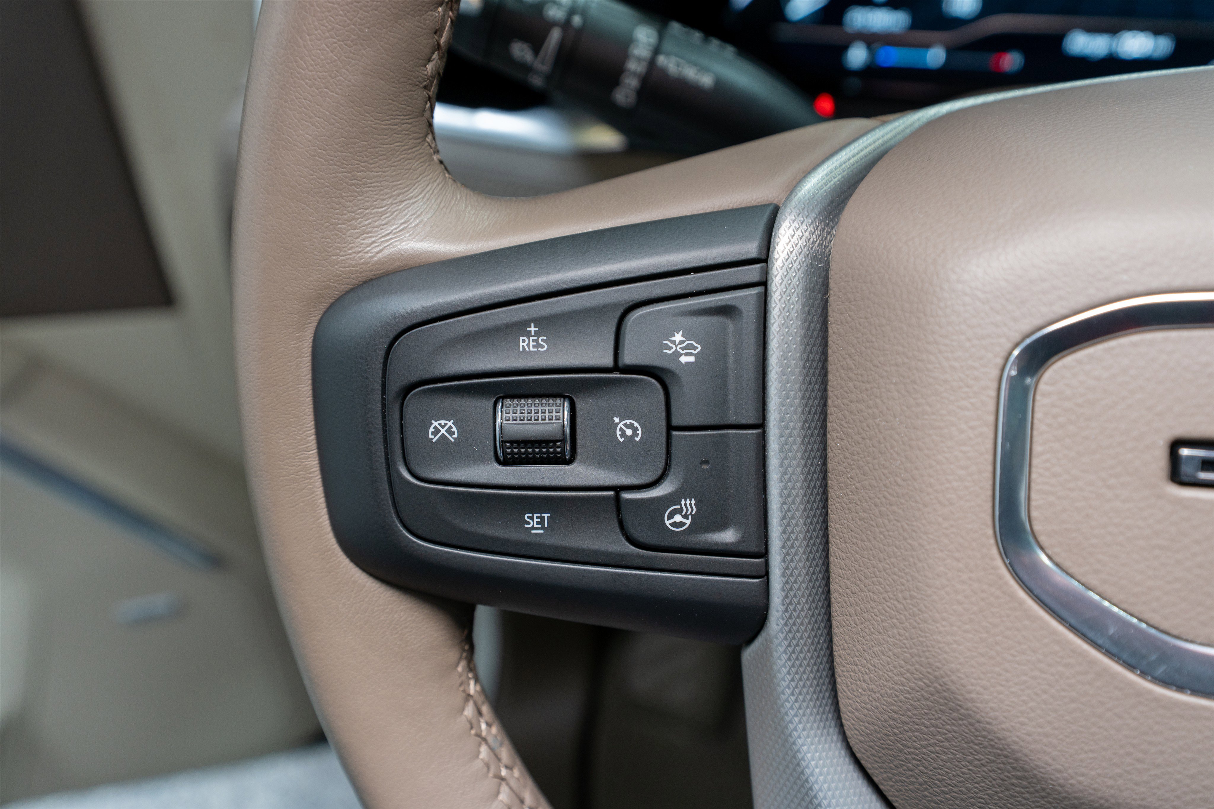 Used 2022 GMC Yukon XL Denali w/ Denali Premium Package image 29