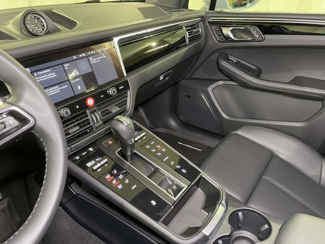 New 2026 Porsche Macan image 35