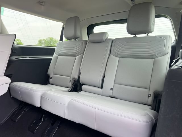 New 2026 Ford Expedition Max Platinum w/ Platinum Ultimate Package AWD/4WD image 6