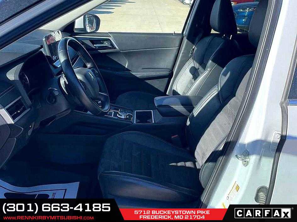 Used 2022 Mitsubishi Outlander SE image 5