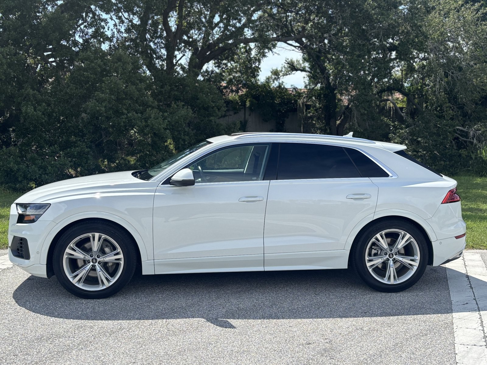 Used 2021 Audi Q8 Premium Plus w/ Premium Plus Package AWD/4WD image 2