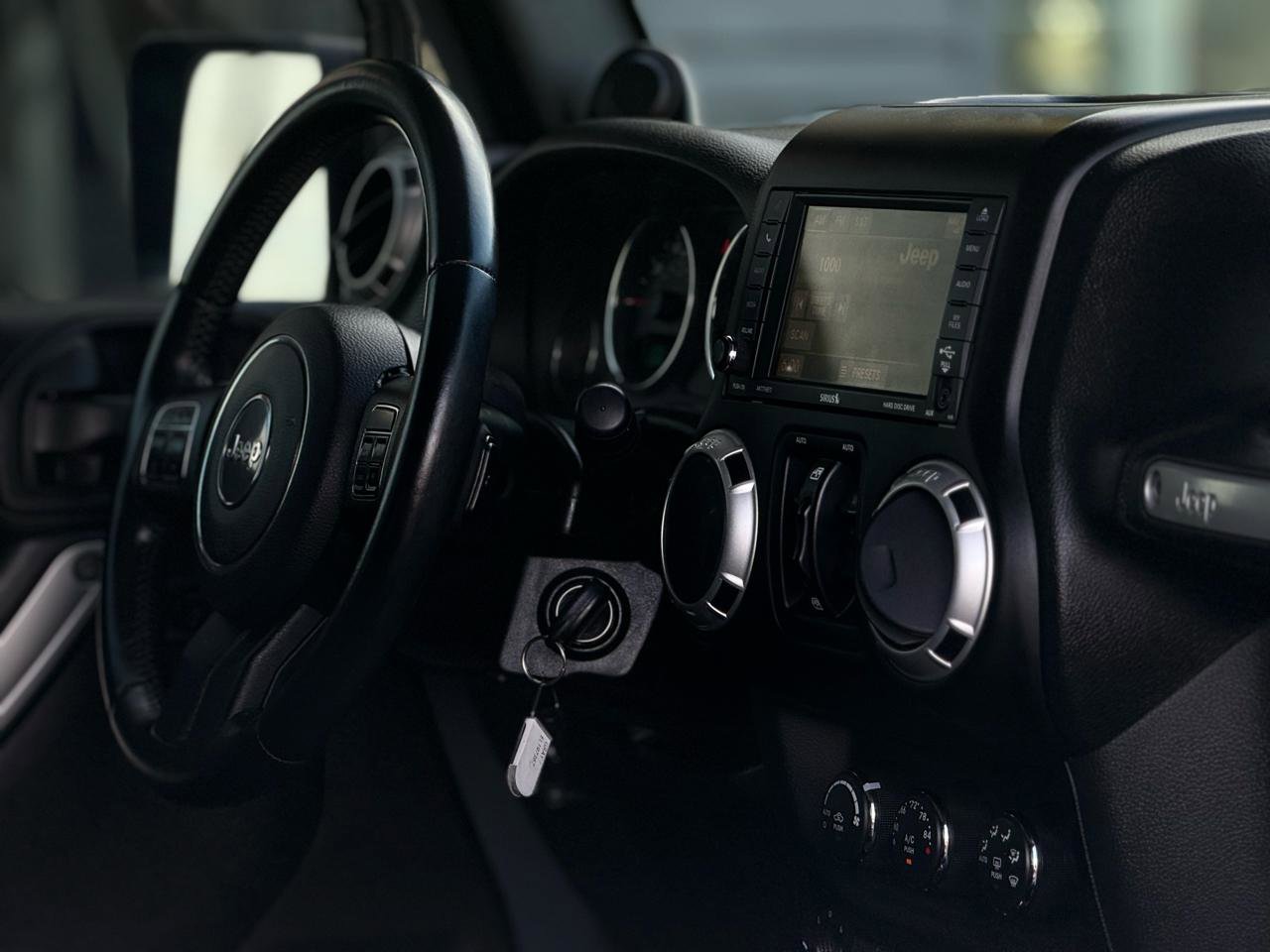 Used 2014 Jeep Wrangler Unlimited Sahara w/ Max Tow Package image 11