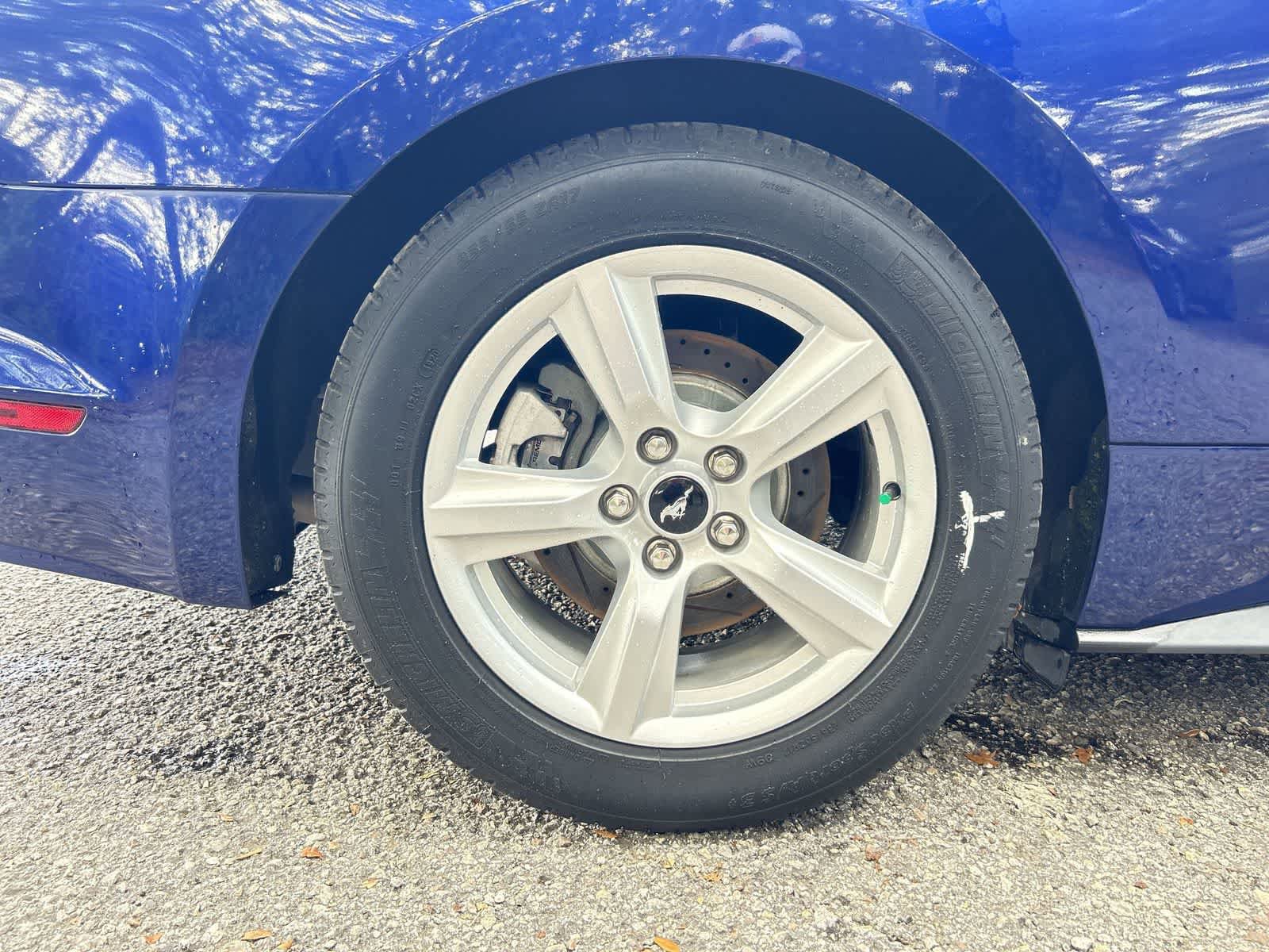 Used 2016 Ford Mustang Coupe RWD image 5