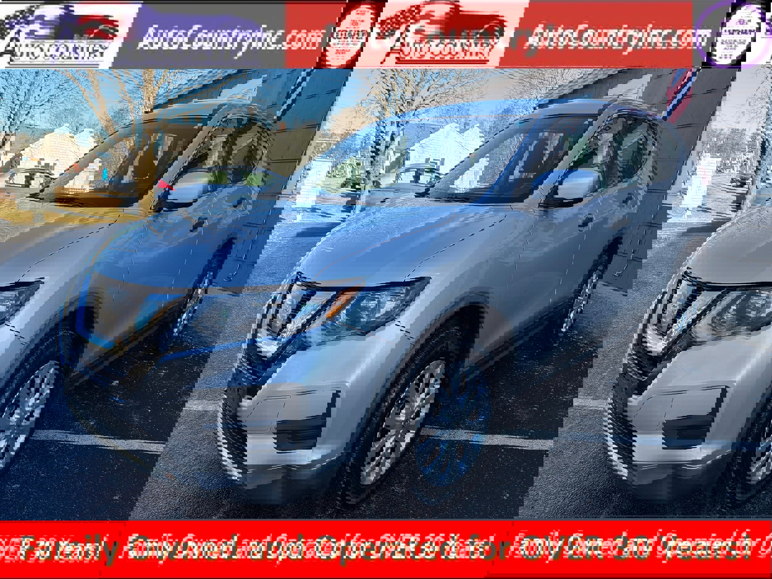Used 2017 Nissan Rogue S image 1