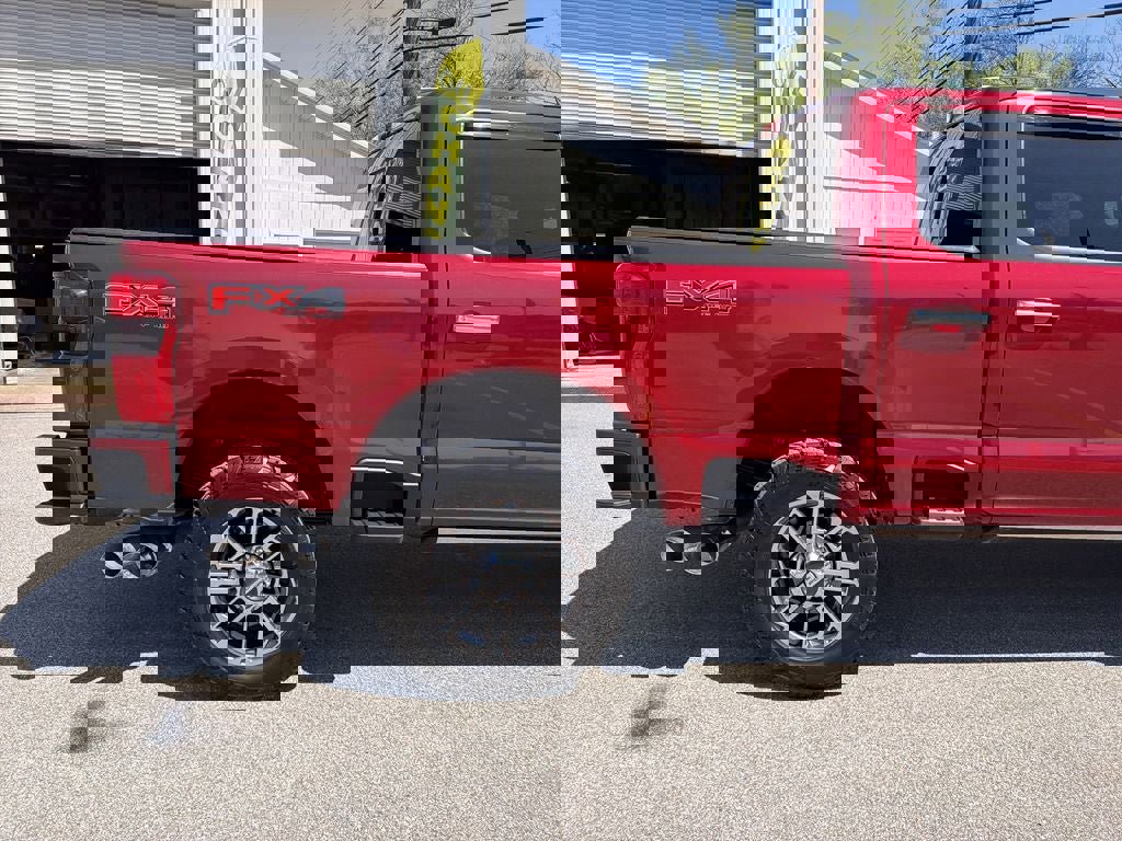Used 2024 Ford F250 Limited w/ FX4 Off-Road Package image 4