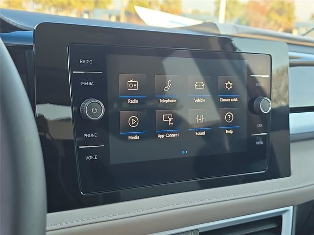 New 2026 Volkswagen Taos SE image 20