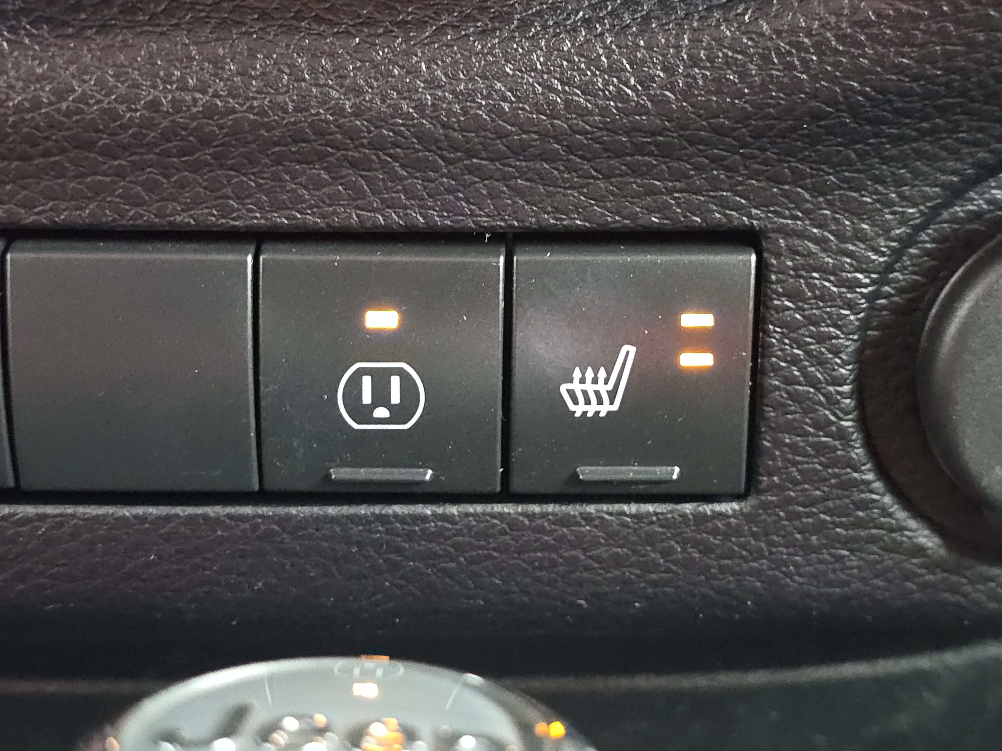 Used 2016 Jeep Wrangler Unlimited Sahara AWD/4WD image 12