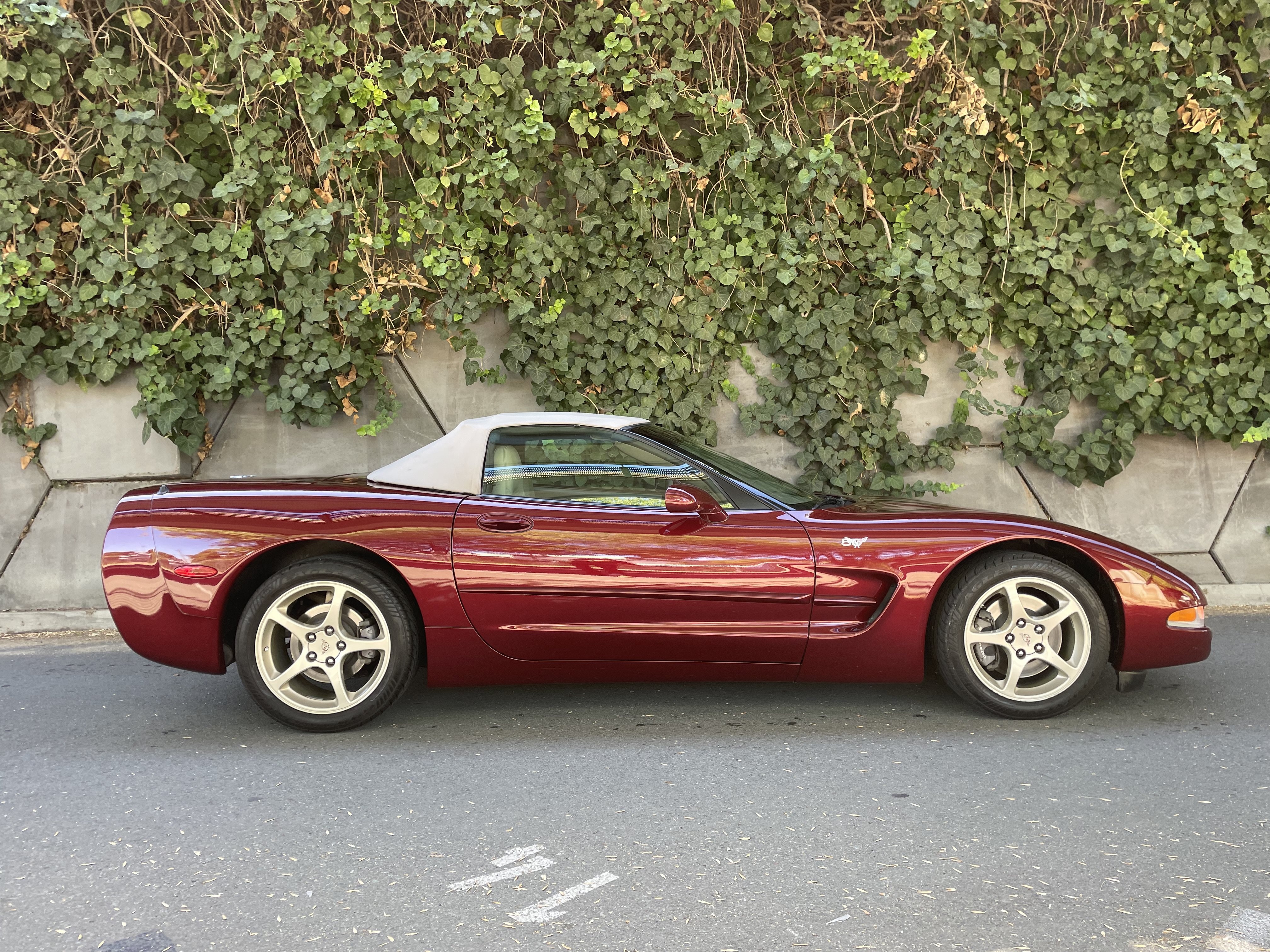 Used 2003 Chevrolet Corvette Convertible w/ Preferred Equipment Group1 RWD image 2