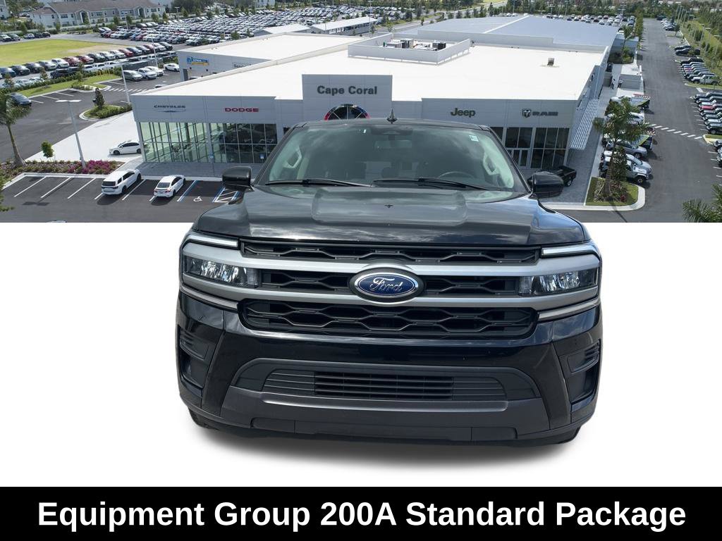 Used 2024 Ford Expedition XLT AWD/4WD image 3