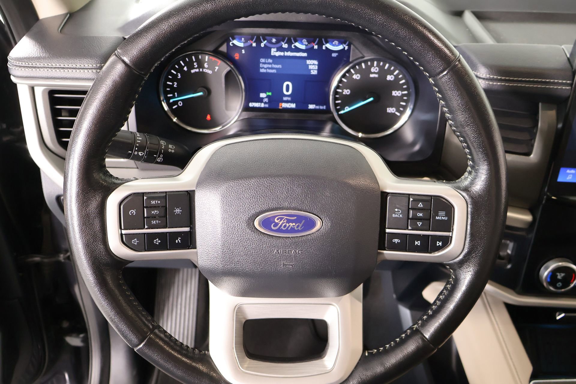 Used 2024 Ford Expedition Max XLT image 3