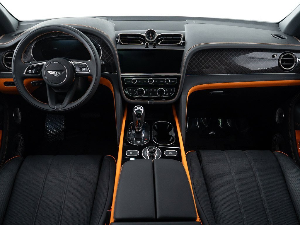 Used 2025 Bentley Bentayga image 27