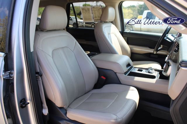 Used 2024 Ford Expedition Limited image 11