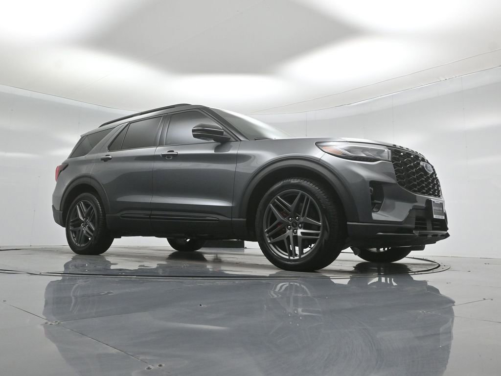 Used 2025 Ford Explorer ST w/ Sun And Sound Package AWD/4WD image 3