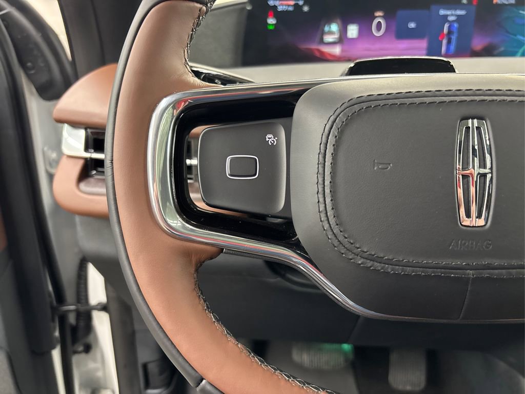 Used 2025 Lincoln Navigator L Reserve image 28