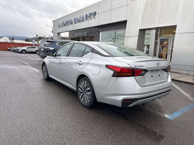 Used 2024 Nissan Altima 2.5 SV image 3