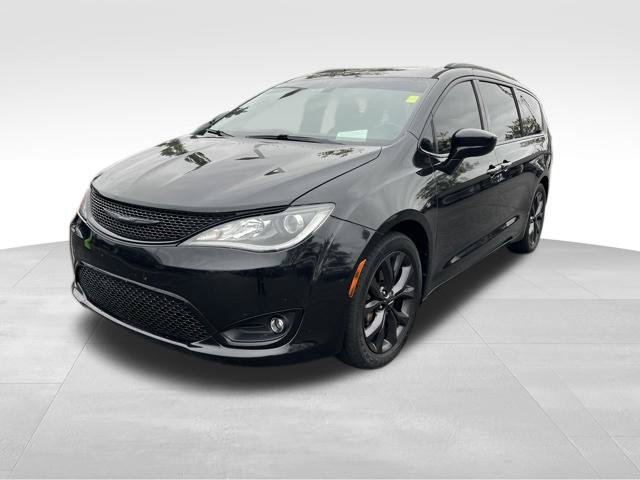 Used 2018 Chrysler Pacifica Touring-L Plus w/ S Appearance Package FWD image 3