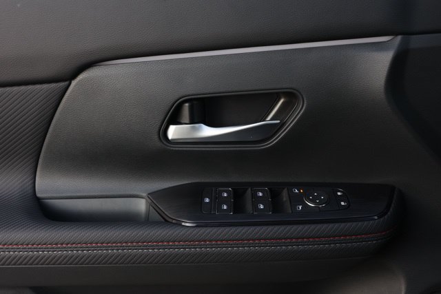New 2025 Nissan Kicks SR FWD image 25