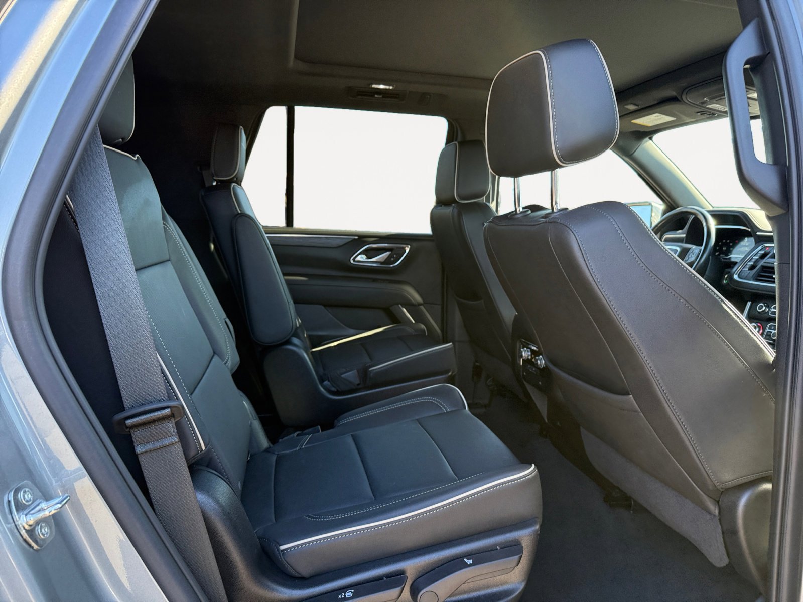 Used 2023 GMC Yukon SLT image 18