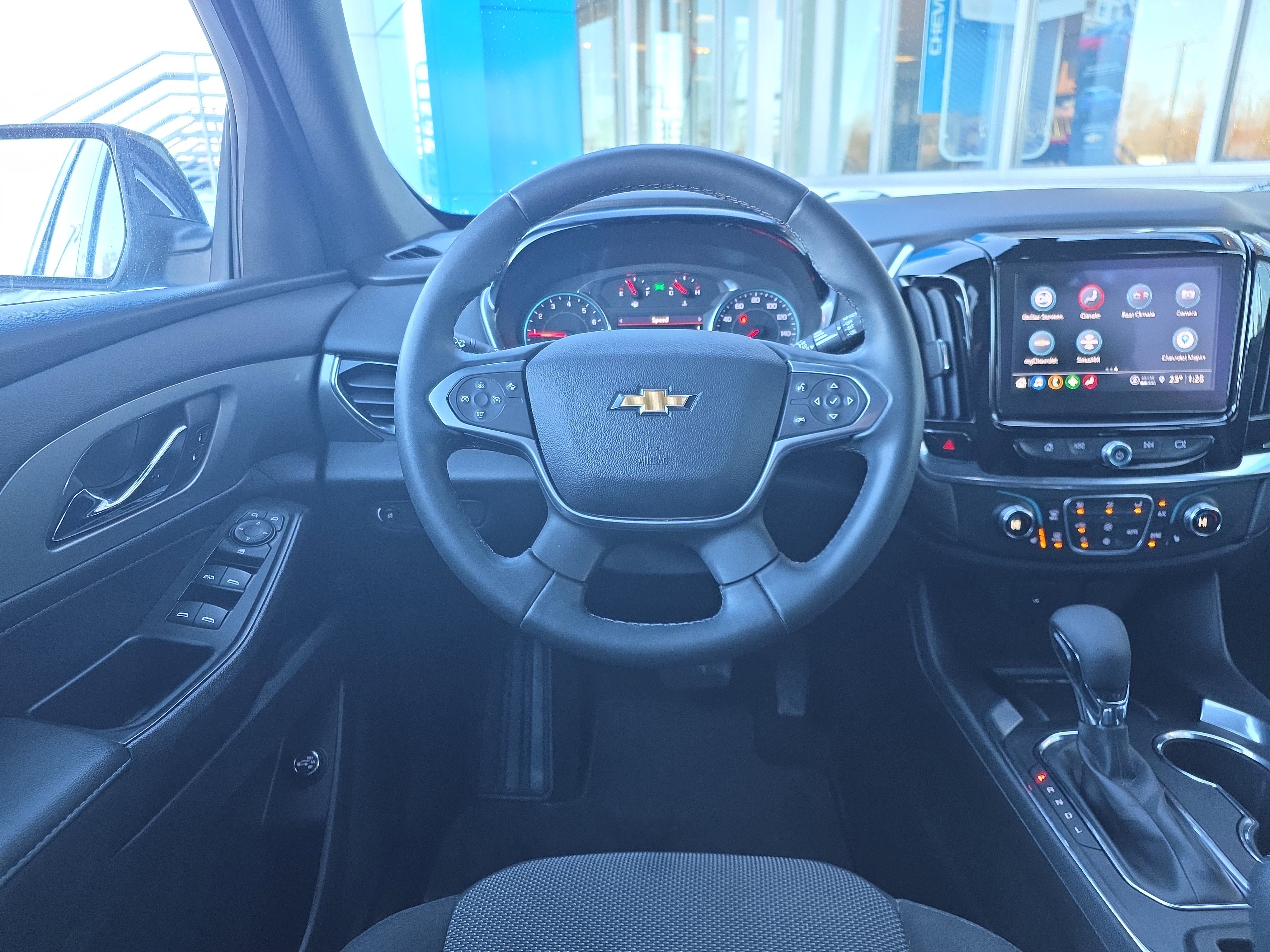 Used 2023 Chevrolet Traverse LT image 17