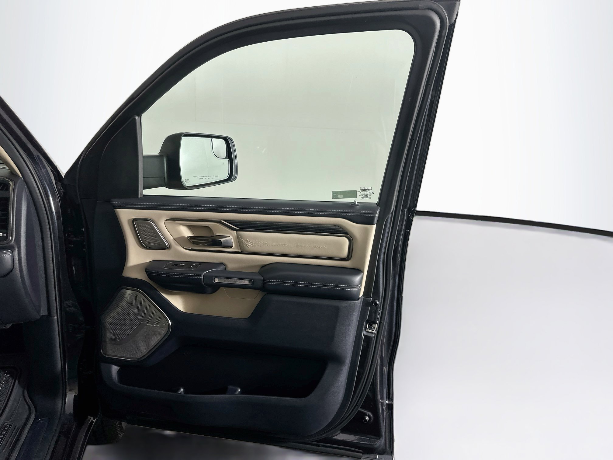 Used 2019 RAM 1500 Limited AWD/4WD image 33