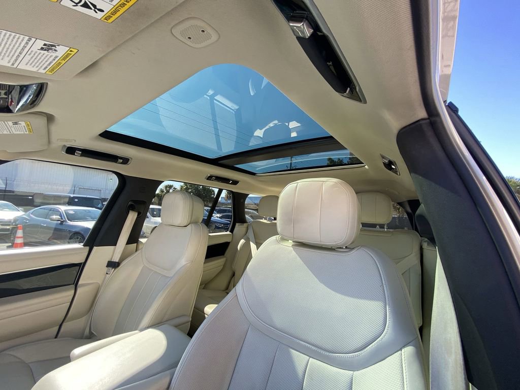 Used 2023 Land Rover Range Rover SE image 15