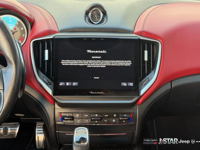 Used 2021 Maserati Ghibli Trofeo image 16