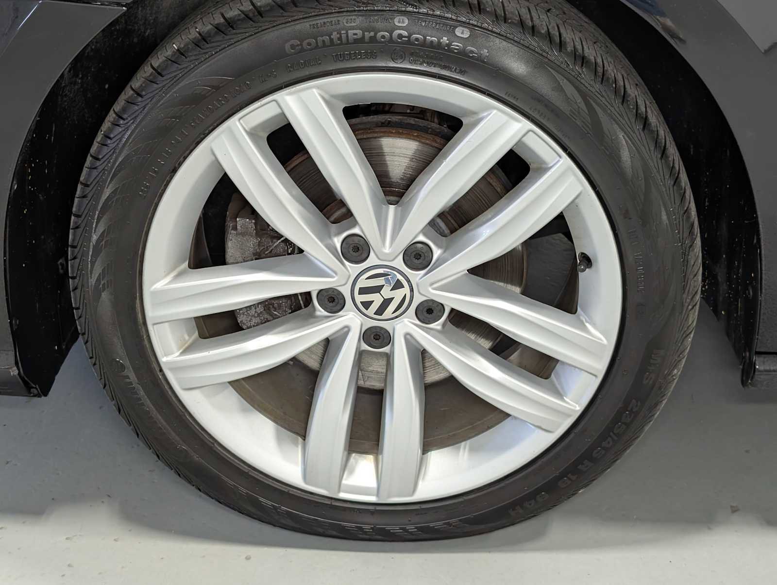 Used 2019 Volkswagen Passat 2.0T Wolfsburg w/ Wheels & Sunroof Package FWD image 3
