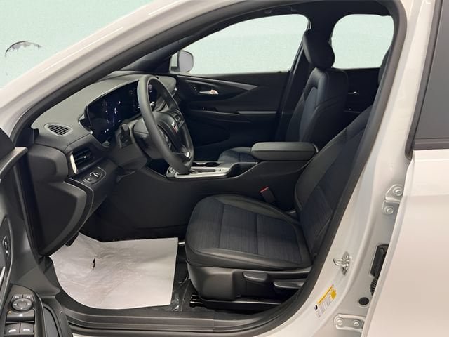 Certified 2025 Buick Envista Preferred FWD image 18