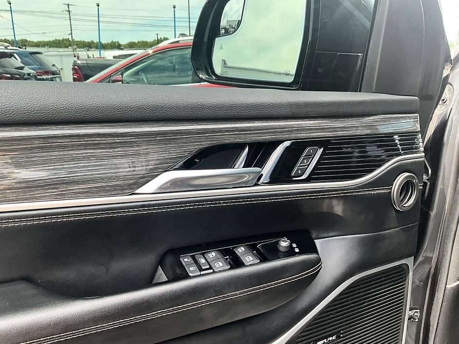 Used 2022 Jeep Wagoneer Series II w/ Convenience Group I AWD/4WD image 12