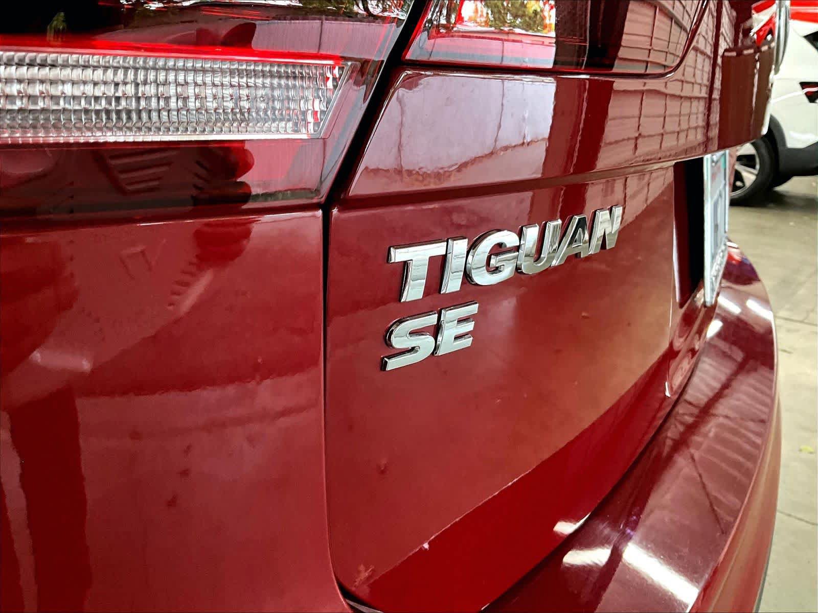 Used 2019 Volkswagen Tiguan SE w/ Panoramic Sunroof Package AWD/4WD image 10