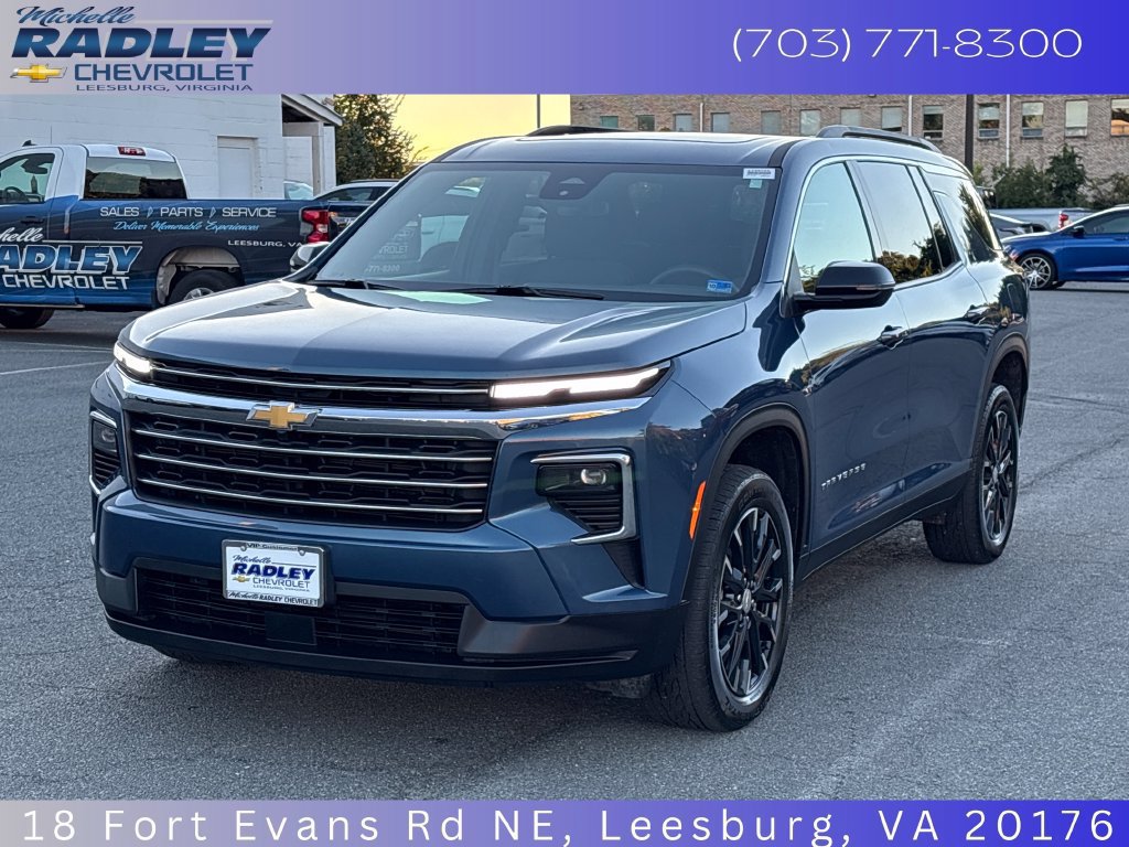 Used 2025 Chevrolet Traverse LT w/ Sun and Wheel Package