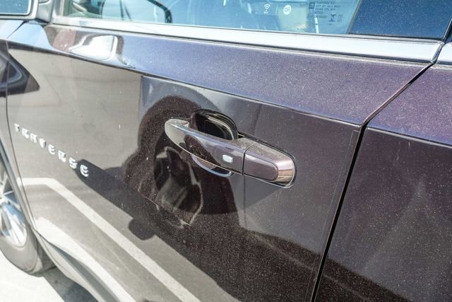 Used 2023 Chevrolet Traverse LT FWD image 12