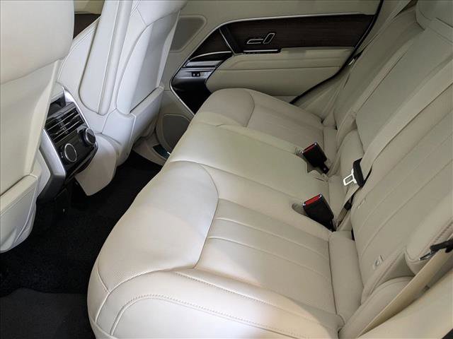 New 2026 Land Rover Range Rover SE AWD/4WD image 17